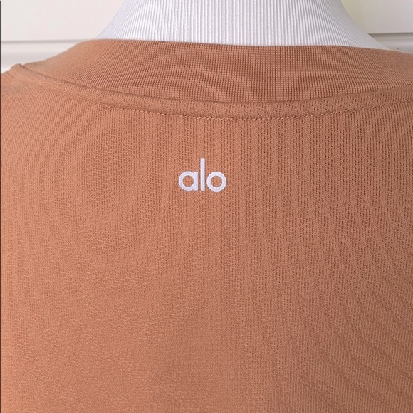 NWOT ALO Yoga Fade Distressed Long Sleeve Pullover - Picture 7 of 7